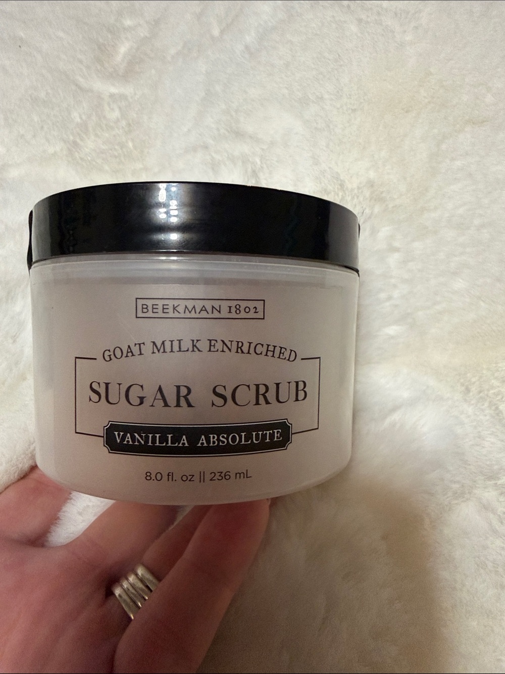 Beekman 1802 Vanilla Absolute Goat Milk Enriched Sugar Scrub 8 oz / 236ml Sealed